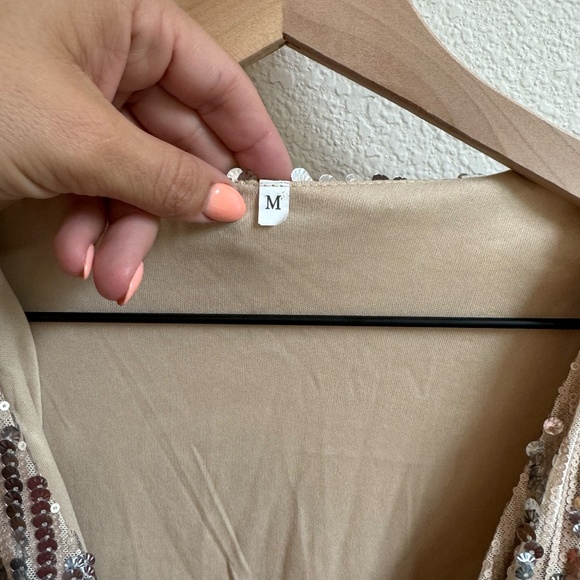 SEQUINED LONG SLEEVE TOP (M) NBW - Picture 2 of 3